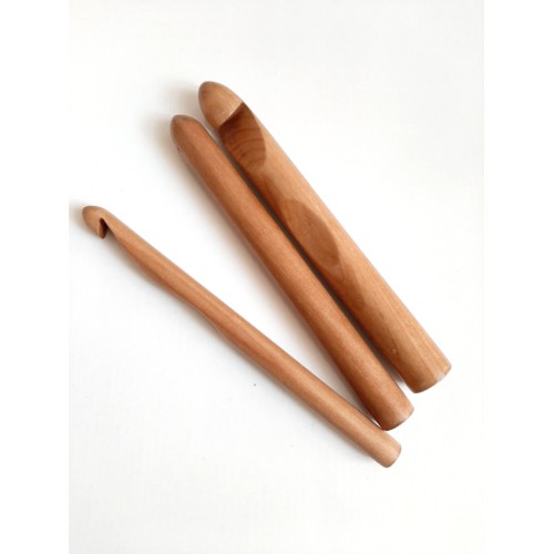 crochet hook wooden xxl 15-25 mm